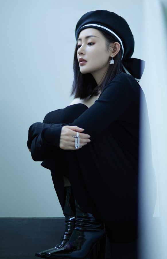 张天爱白皙纤细的美腿盯你看(4/4)
