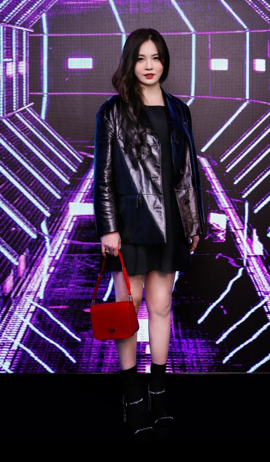 Zhang Zifeng participated in the Prado fashion event in a short skirt and long legs(10/10)