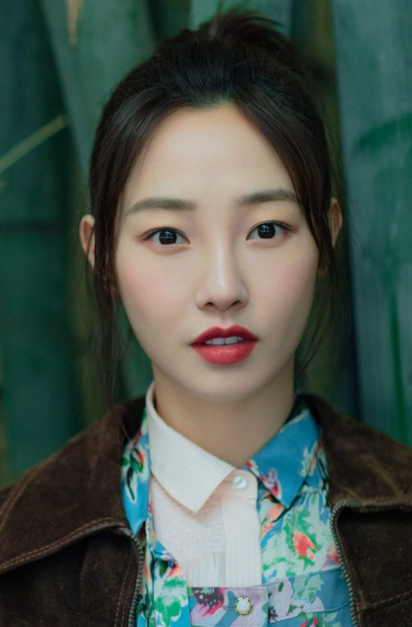 女明星白百何竹林照片花裙棉袜红唇微张(3/4)
