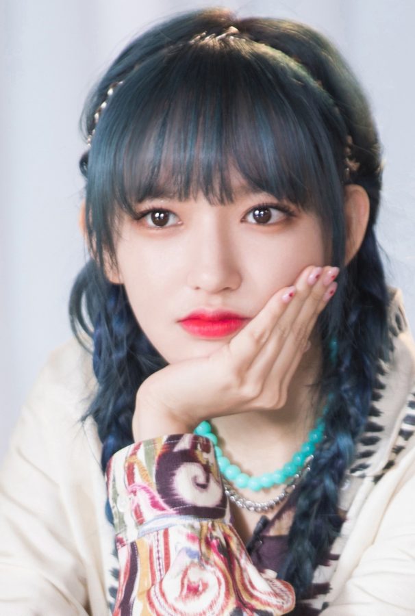 双马尾青春美少女程潇桌下美腿(2/5)