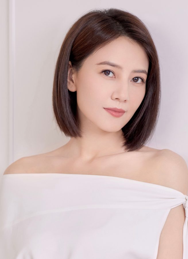 高圆圆女神白皙无暇的美脚丫(2/3)