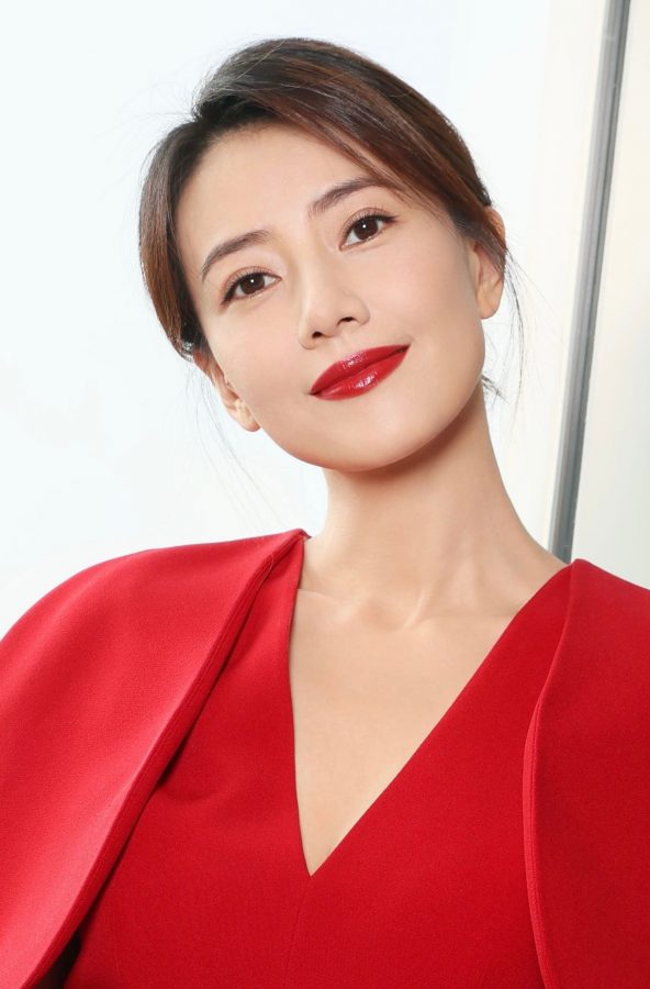 轻熟女明星高圆圆细跟玉足红唇性感(6/6)