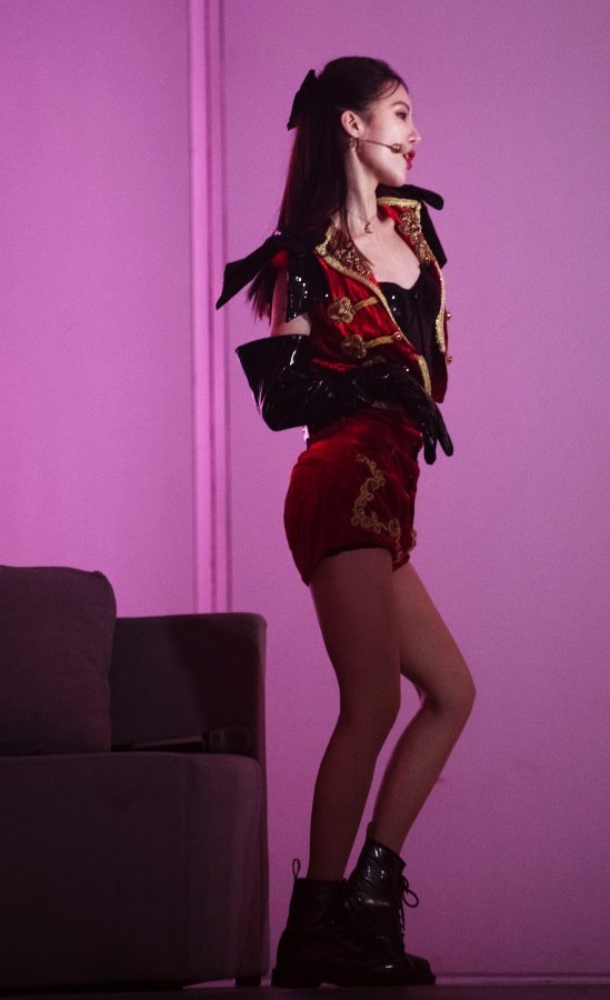 浪姐金晨皮手套皮靴美腿热力演出(10/10)