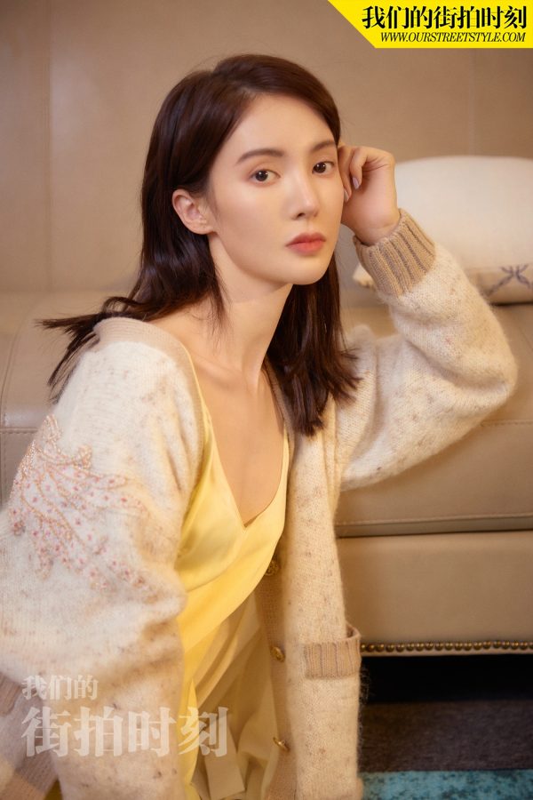女明星金晨玉腿美足写真美丽动人(2/3)