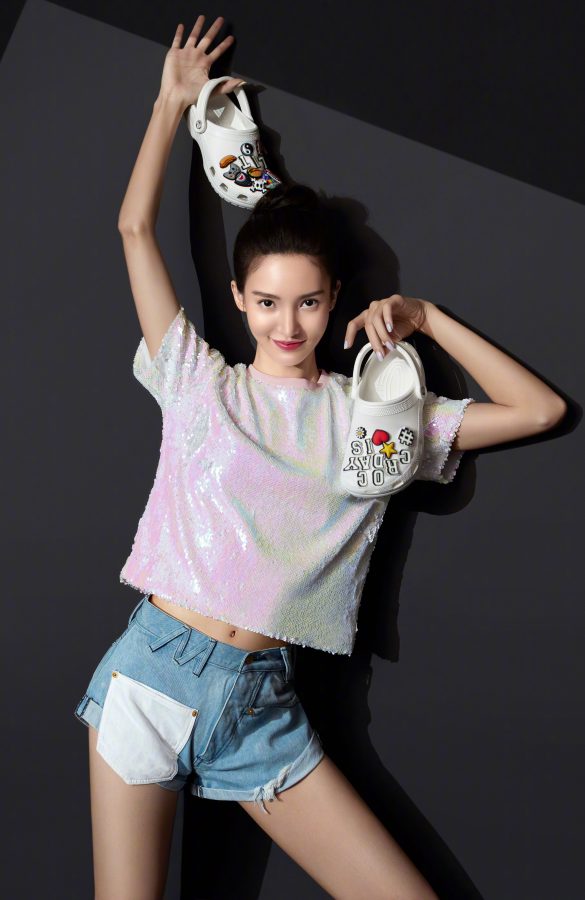金晨热裤美腿代言Crocs休闲鞋(4/4)