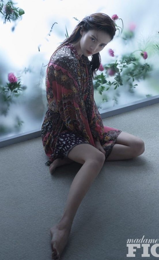 金晨百花深处无暇的美足(2/7)