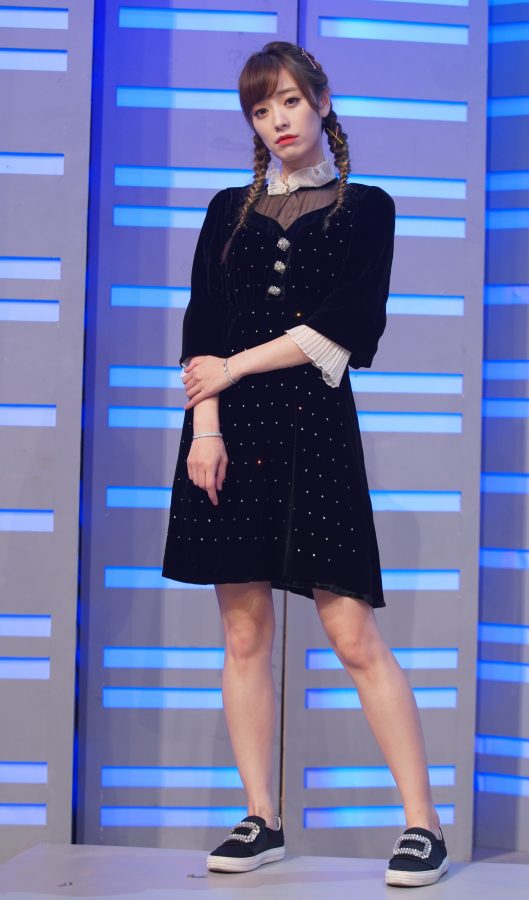 双马尾漂亮女生司雯嘉真实玉腿照(4/8)