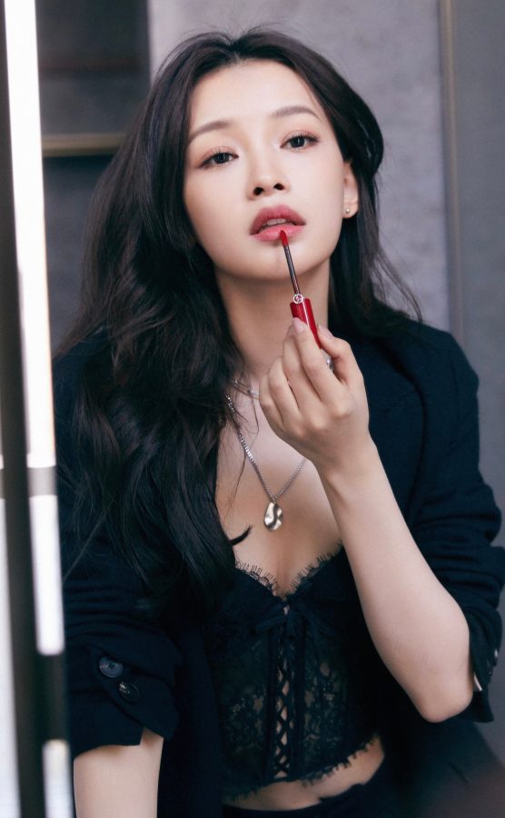 孙怡穿黑色西装敞开给你看她的蕾丝内衣(3/10)
