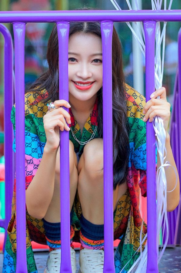 长腿美女孙怡游乐场玩耍童心未泯(4/11)
