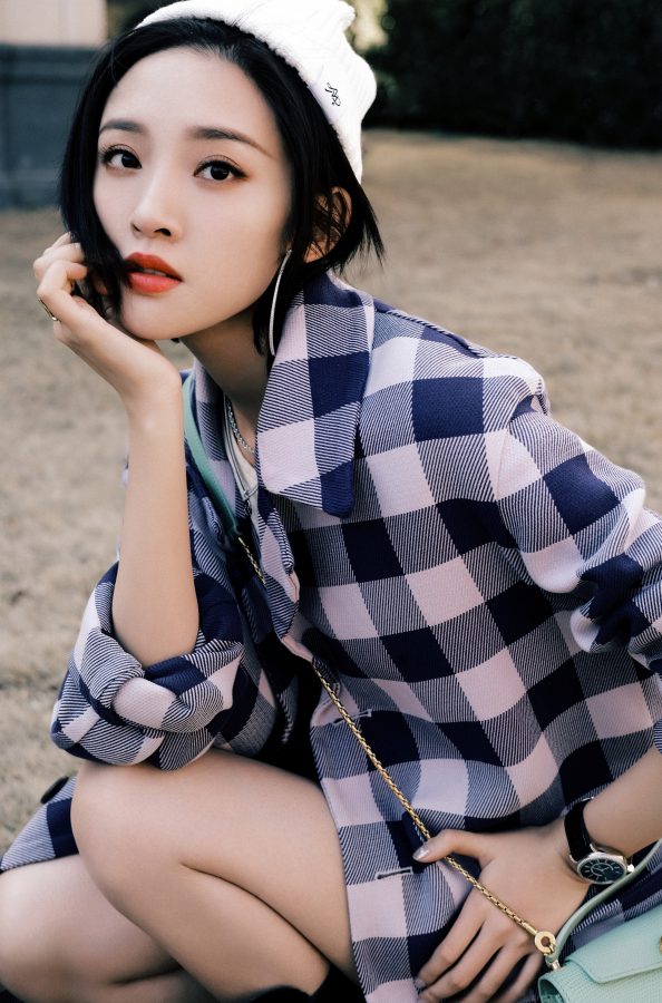 女星唐艺昕细腿短靴好看(4/4)
