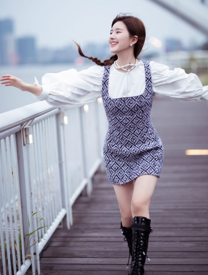 赵露思美腿长靴仙女感爆棚(4/5)