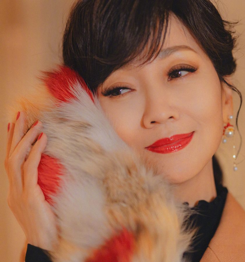 芝姐赵雅芝脚踩红色细高跟，红唇玉腿迷死个人儿(6/11)