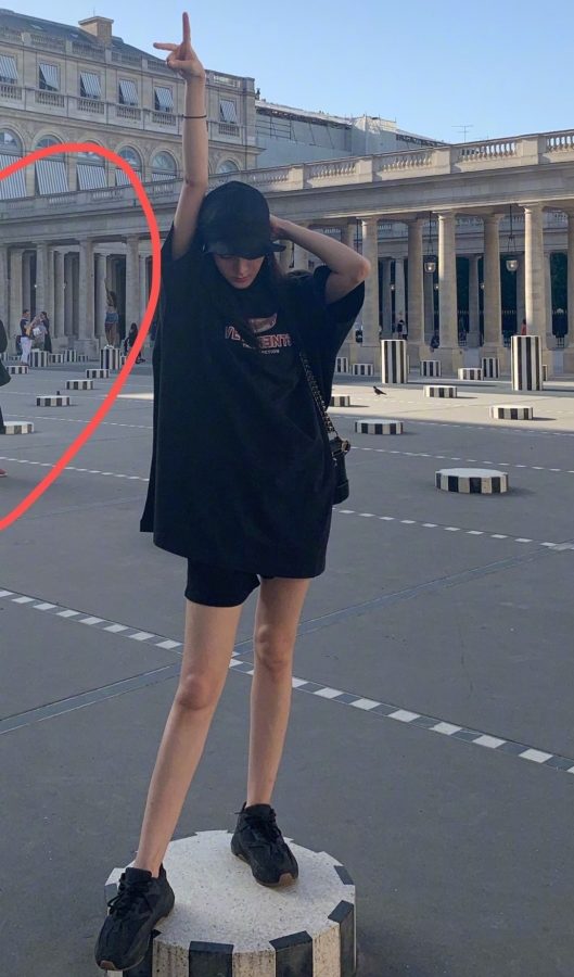 迪丽热巴国外旅行细长美腿游客照(1/1)