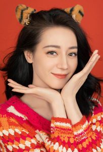 迪丽热巴这颜值真是小母牛坐飞机——牛B上天了