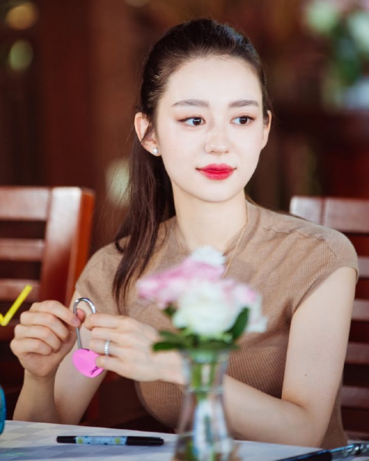《妻子的浪漫旅行》吉娜·爱丽丝胸大腰细(4/5)