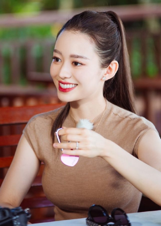 《妻子的浪漫旅行》吉娜·爱丽丝胸大腰细(5/5)