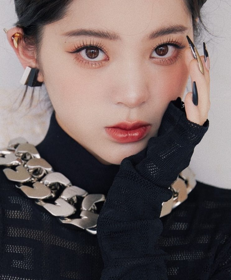 欧阳娜娜黑裙配柳钉高跟鞋玉腿美脸温柔可人(6/11)