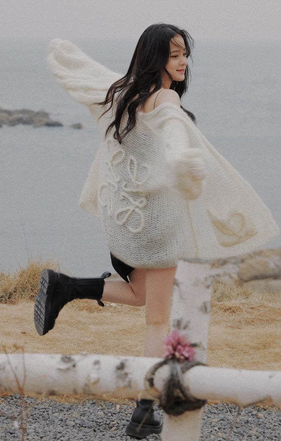 欧阳娜娜美腿穿短靴外出拍照唯美(4/6)