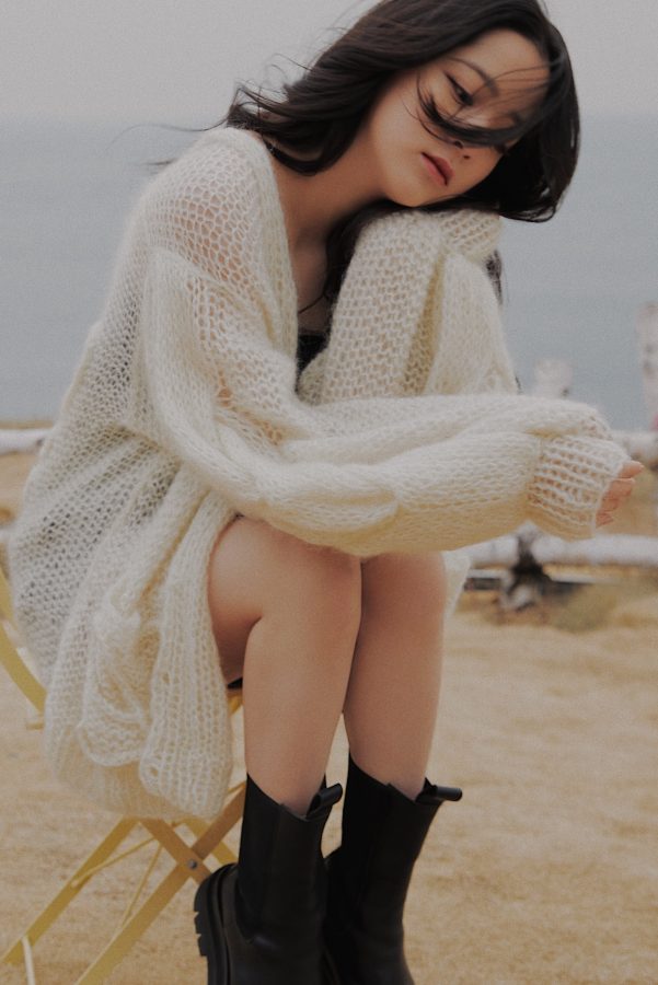 欧阳娜娜美腿穿短靴外出拍照唯美(6/6)