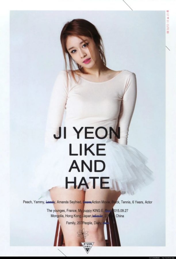 韩国女歌手朴智妍杂志封面美腿写真（第5张/共13张）