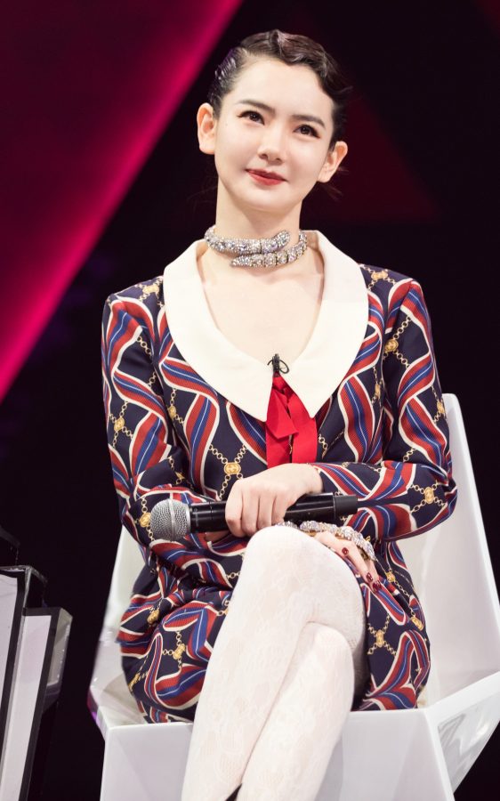 戚薇美腿穿蕾丝白袜你这样坐好美(5/16)