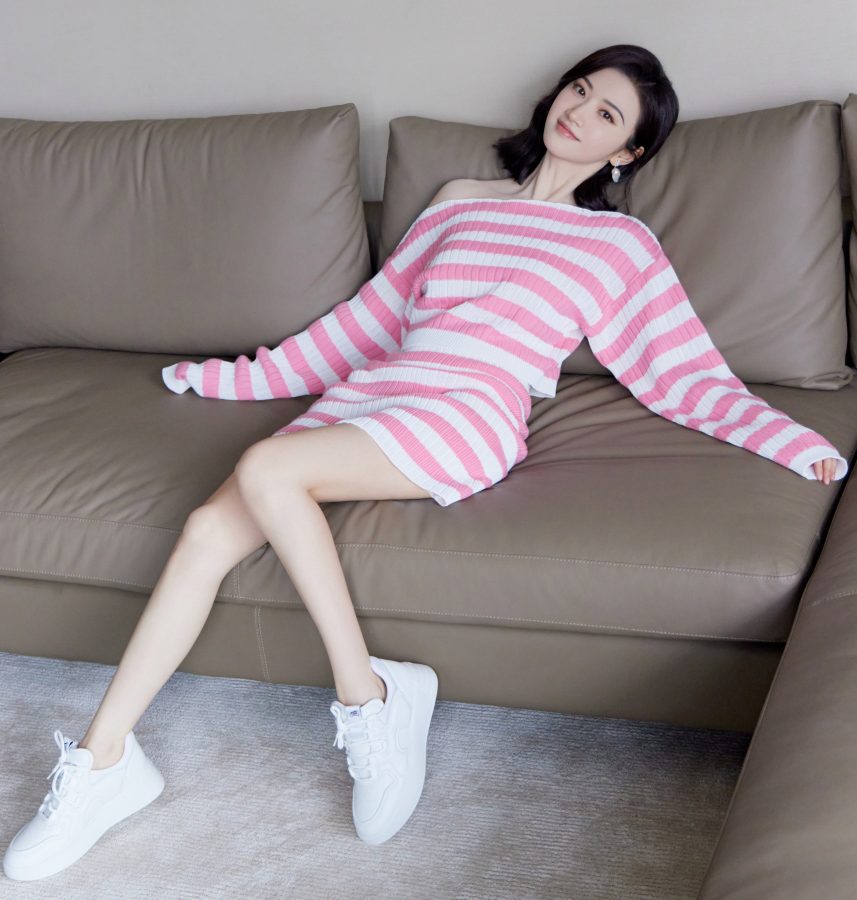 粉嫩的美腿小可爱景甜(2/7)