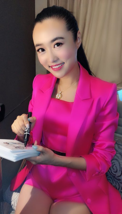 王曦梁紫色西装短裤大长腿迷人(4/4)