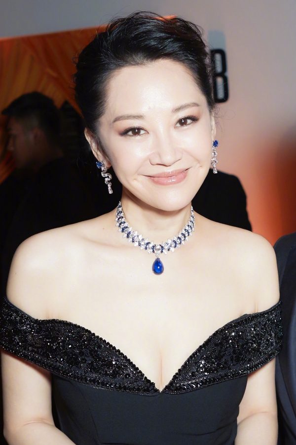 明星许晴乳此美丽、老肩巨滑(1/9)
