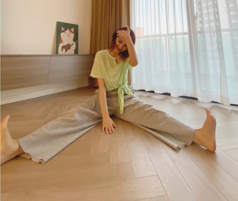 杨丞琳爱在镜头前展示自己的脚丫子（第4张/共4张）