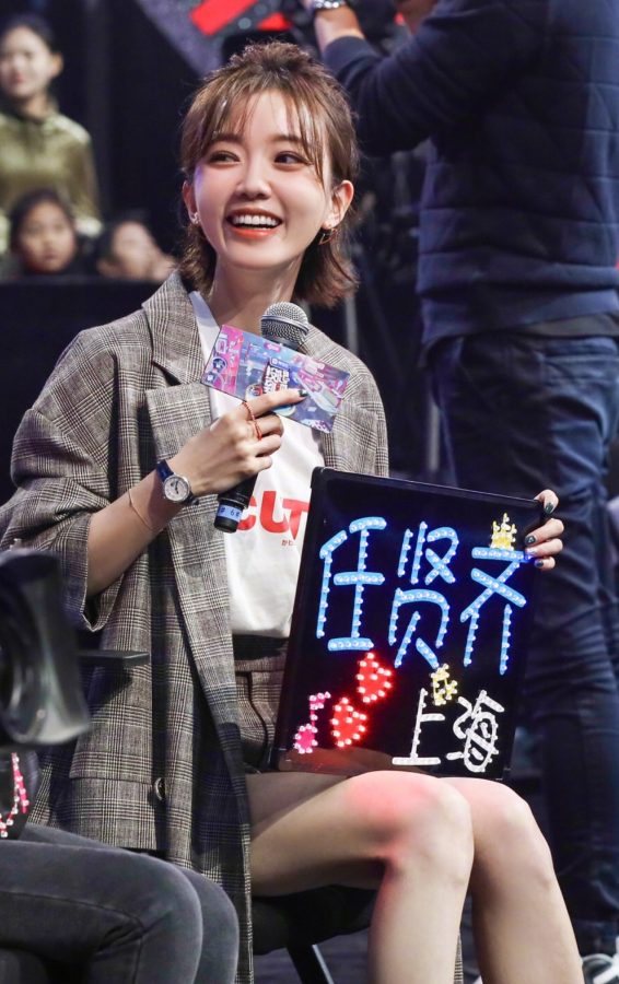 于莎莎美细腿高跟主持《没想到吧》综艺节目(5/5)