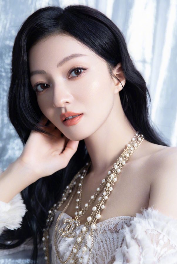 "The Voice of God" Angela Chang's bright eyes, white teeth, long legs and makeup photo(4/7)