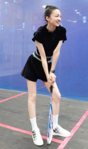 网球美女张韶涵实力漫画腿
