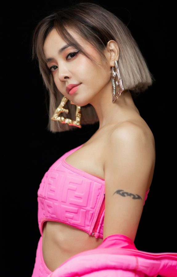蔡依林芭比粉裙高跟鞋美腿吸引人(5/11)