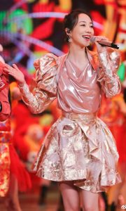 美女明星韩雪登台表演玉腿美脸迷人