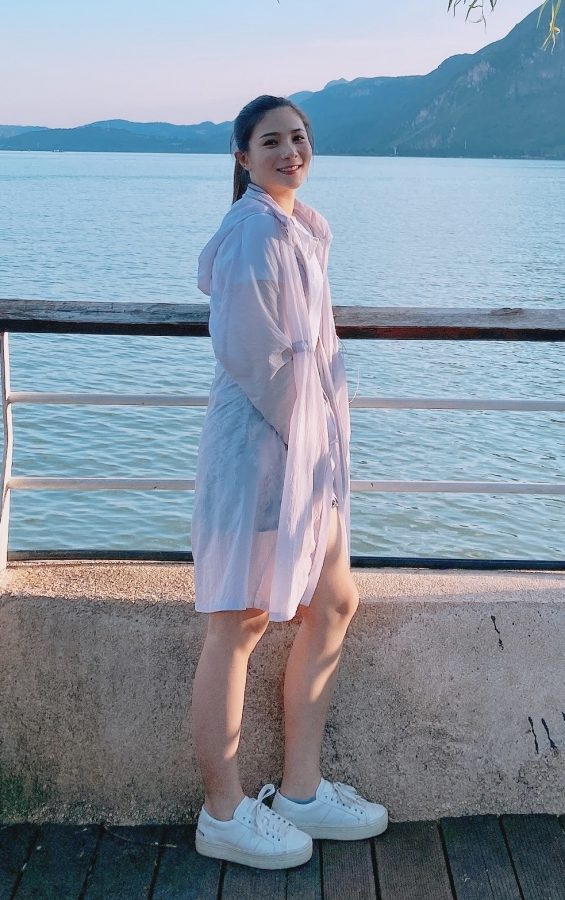 体育明星何姿短裤美腿生活照(3/3)
