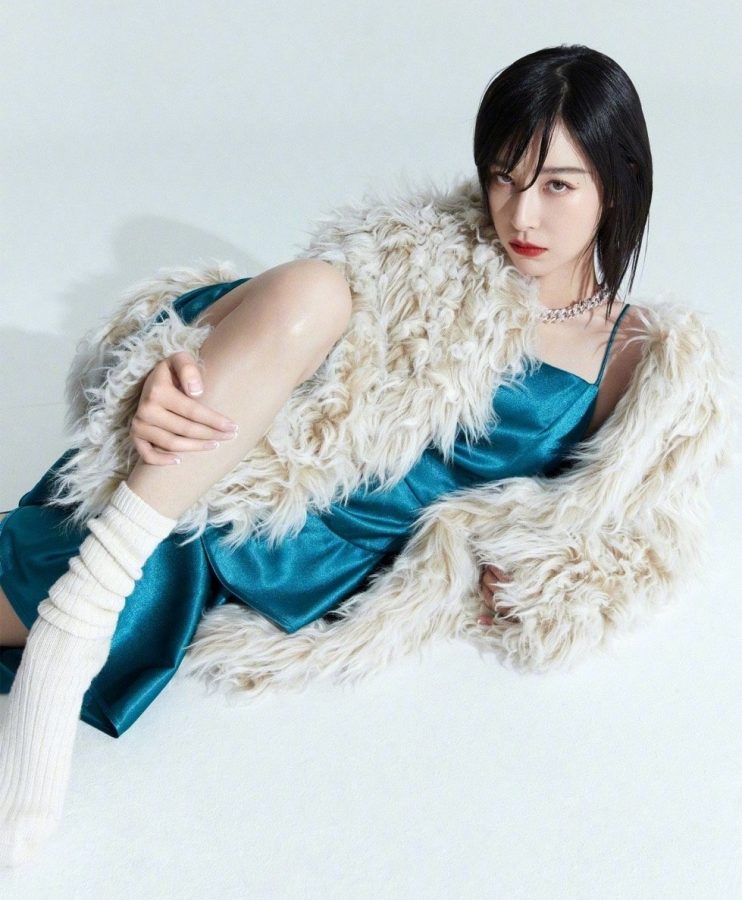 《时尚芭莎》阚清子细跟长皮靴写真（第3张/共3张）