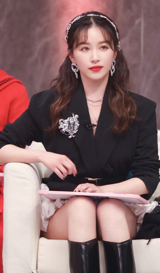 综艺节目《追光吧哥哥》阚清子美腿长靴录制现场和定妆写真(8/8)