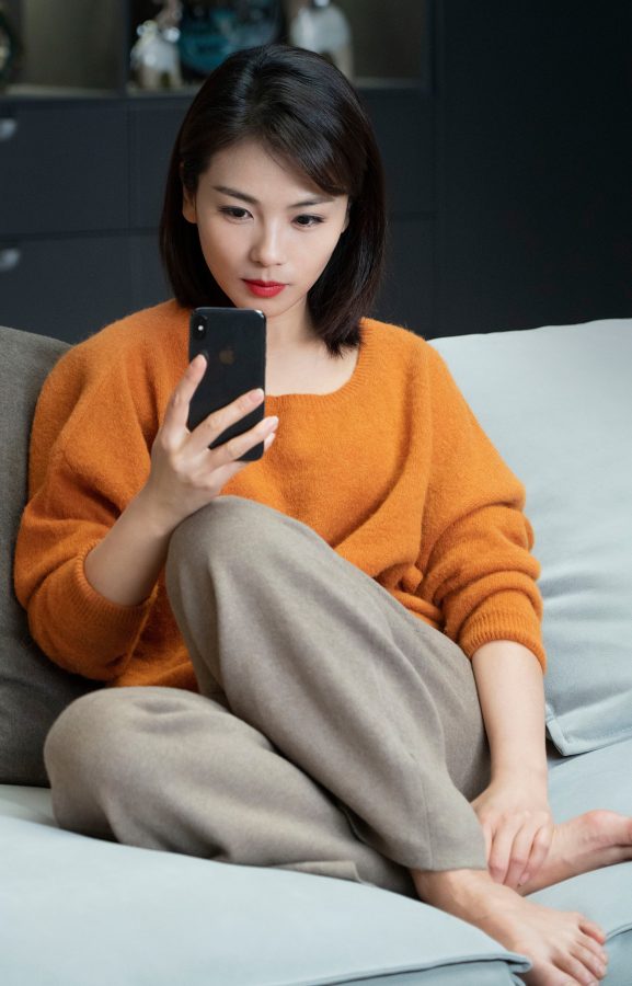 《我是真的爱你》美刘涛光脚丫+美脸剧照(1/26)
