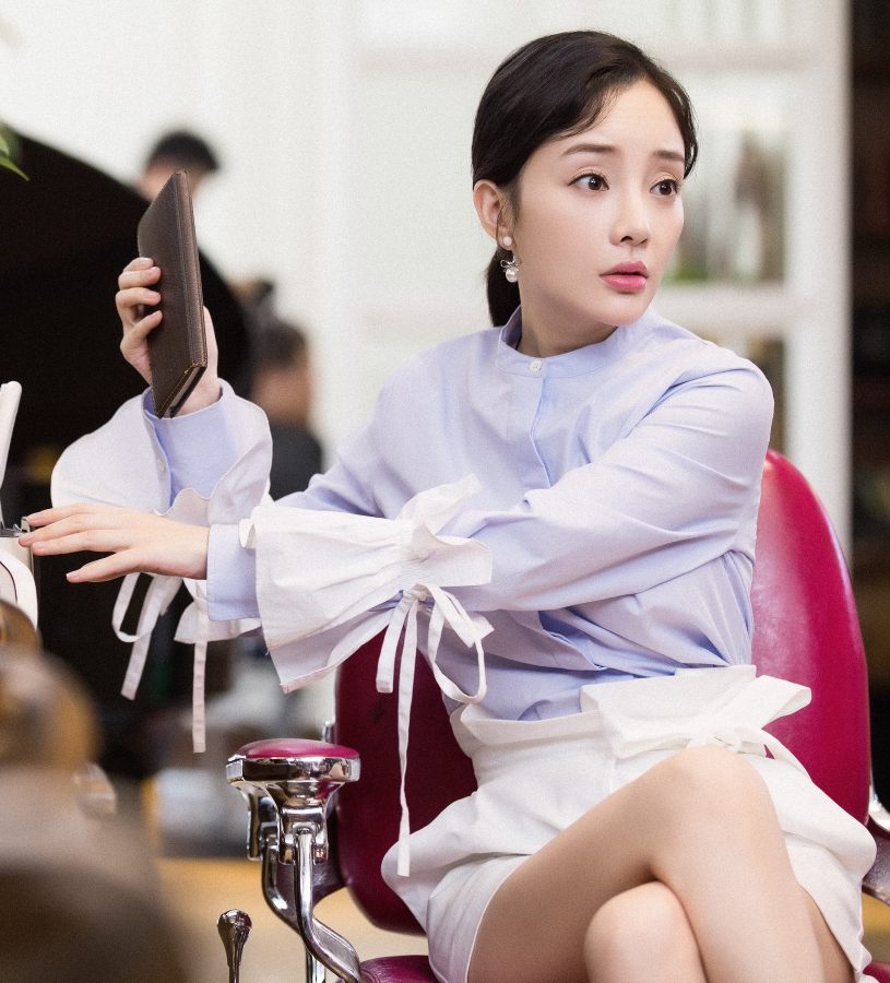 李小璐《读心》剧照大秀美腿玉足媚脸(6/11)