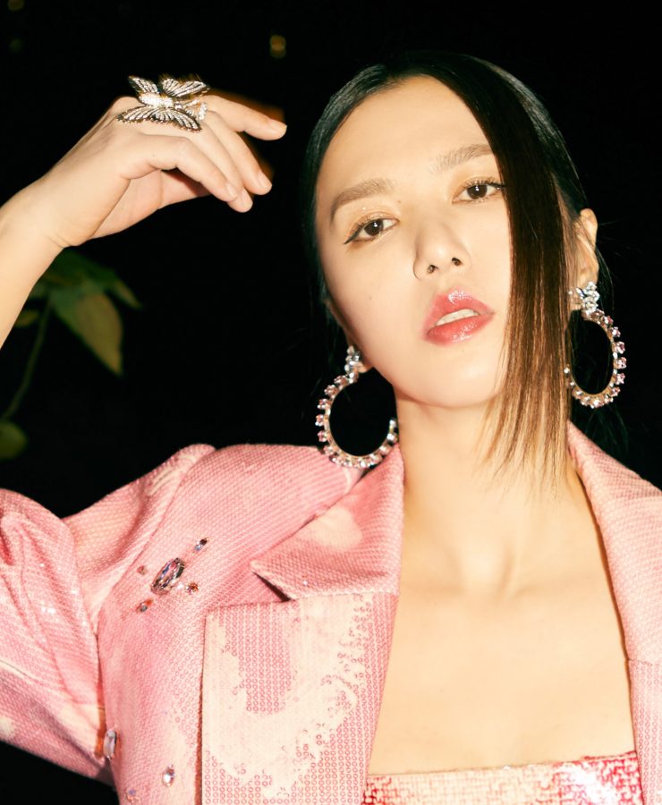 超女谭维维玉腿闪闪发光(2/2)