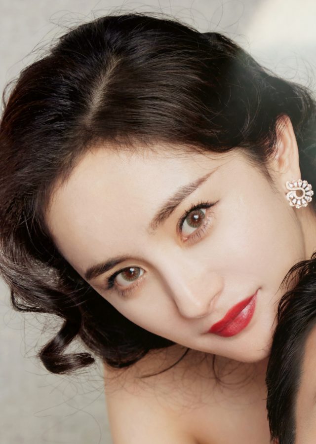 杨幂复古成熟发型身穿开衩裙美腿踩12厘米凉高跟(8/12)