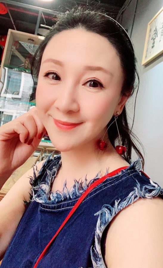 周思敏老师黑丝短袜脚自拍(1/3)