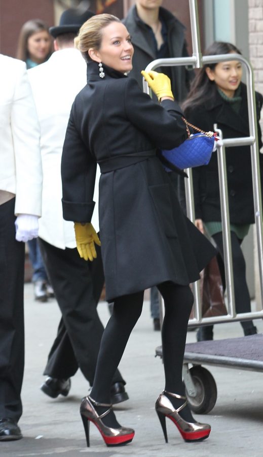 女演员Becki Newton腿穿黑色棉袜外出（第2张/共2张）