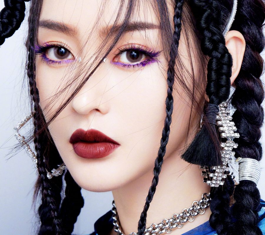 《乘风破浪的姐姐》王心凌组表演《星星点灯》，张天爱白大腿艳压全场(24/31)