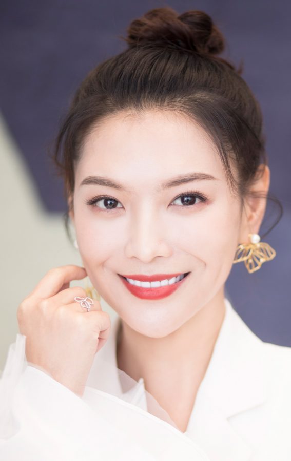 栗坤大长腿完美全现，知心爱人任静肉丝袜小惊喜(2/7)