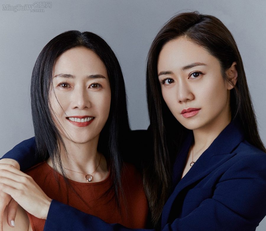 刘芸和罗雅萍母女高跟写真(5/5)