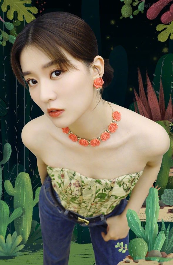 乔欣美腿穿紧身牛仔裤美肩光滑如玉(2/4)