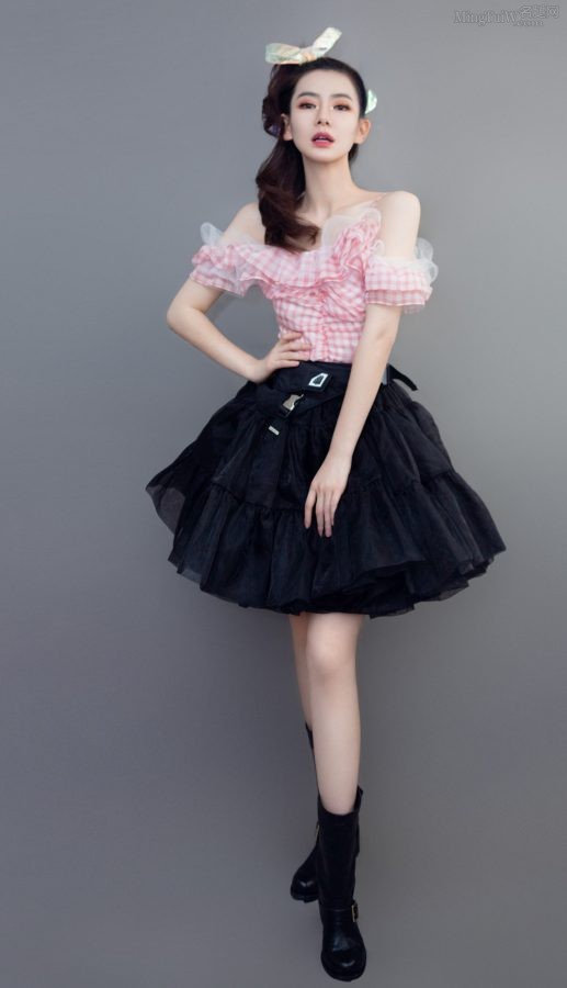 戚薇粉色甜美公主画上金鱼妆(2/5)