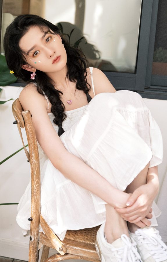 清爽夏日邂逅吃西瓜的美少女宋祖儿(8/8)