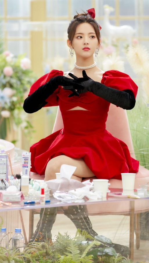 《Beauty小姐》杨超越红裙美大腿穿长皮靴(5/9)